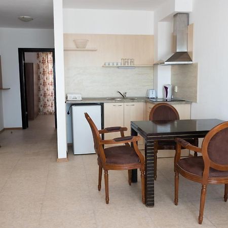 Vm Apartments Robinson Beach Pomorie Eksteriør bilde