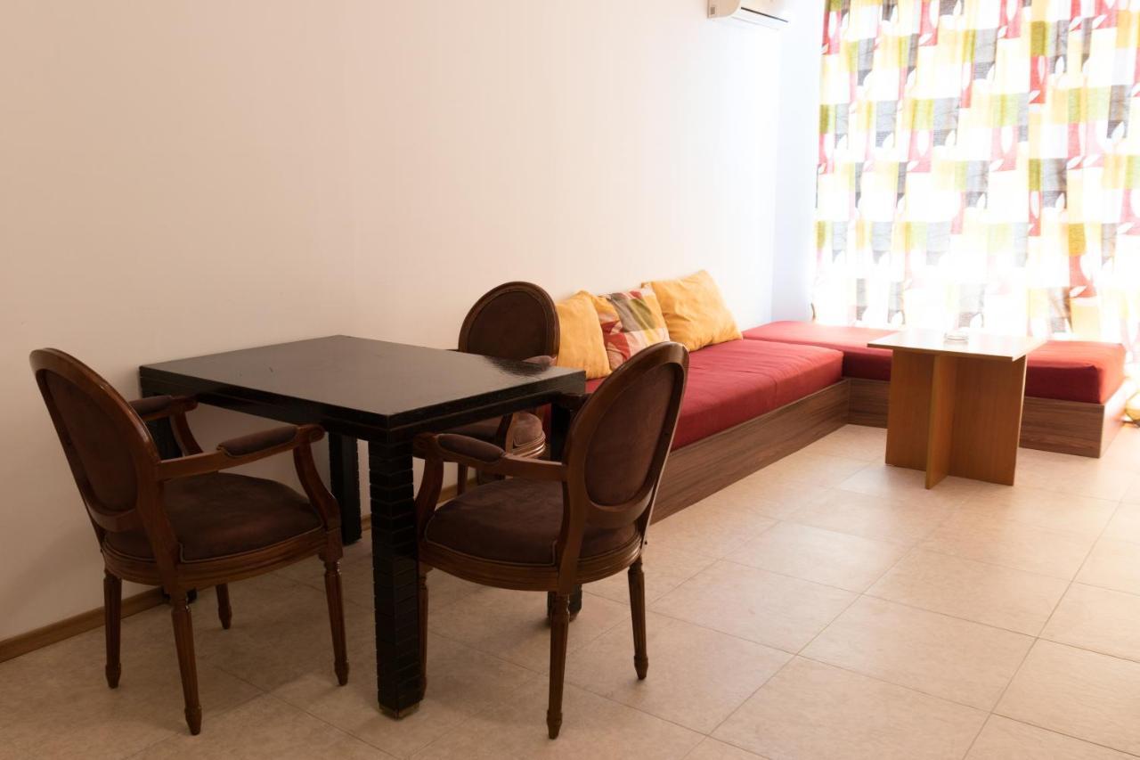 Vm Apartments Robinson Beach Pomorie Eksteriør bilde