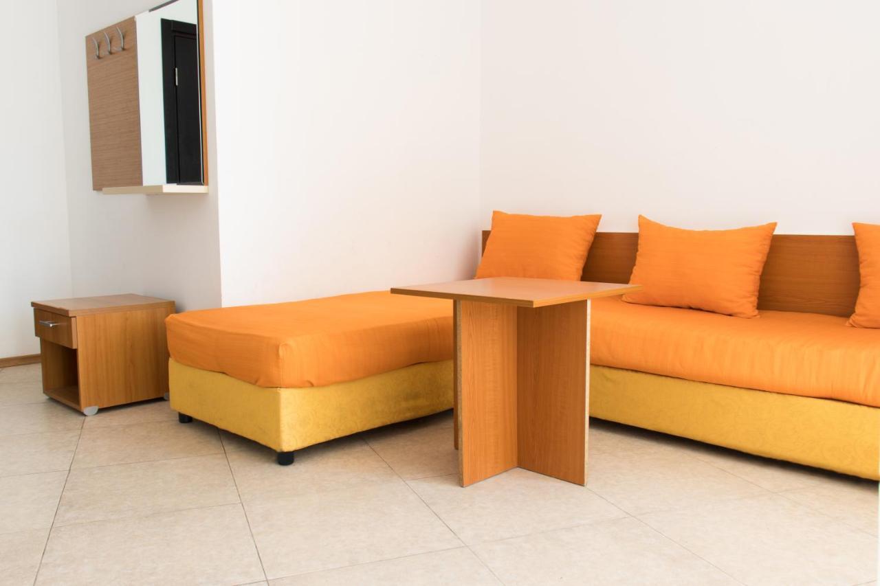 Vm Apartments Robinson Beach Pomorie Eksteriør bilde